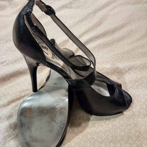 Dress Shoes - Picture 4 of 4